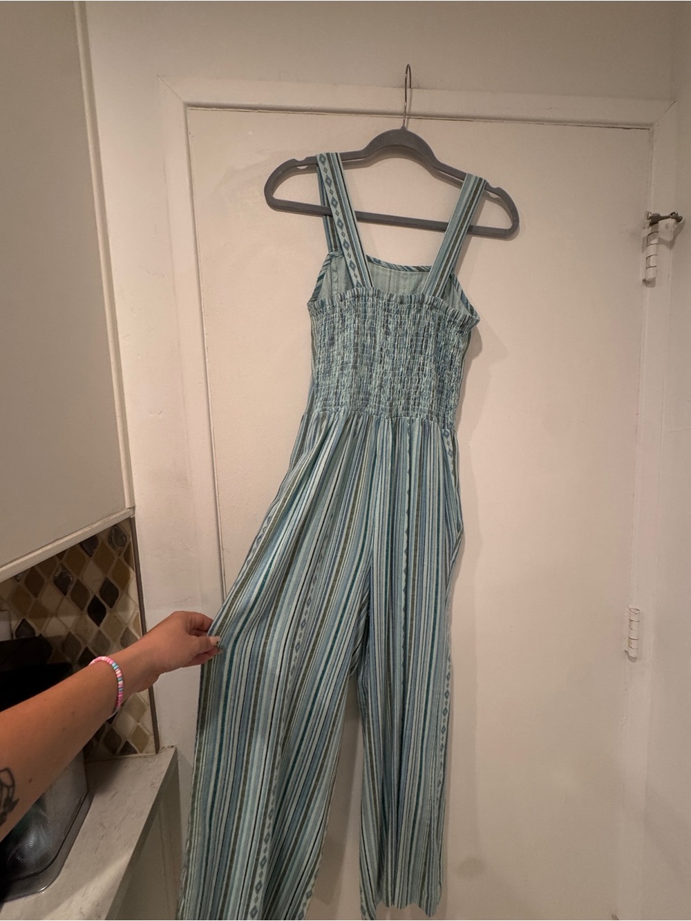 EUC Canyon Retreat Striped Wide Leg Jumpsuit Blue Boho Sleeveless Smocked Back - Picture 7 of 7